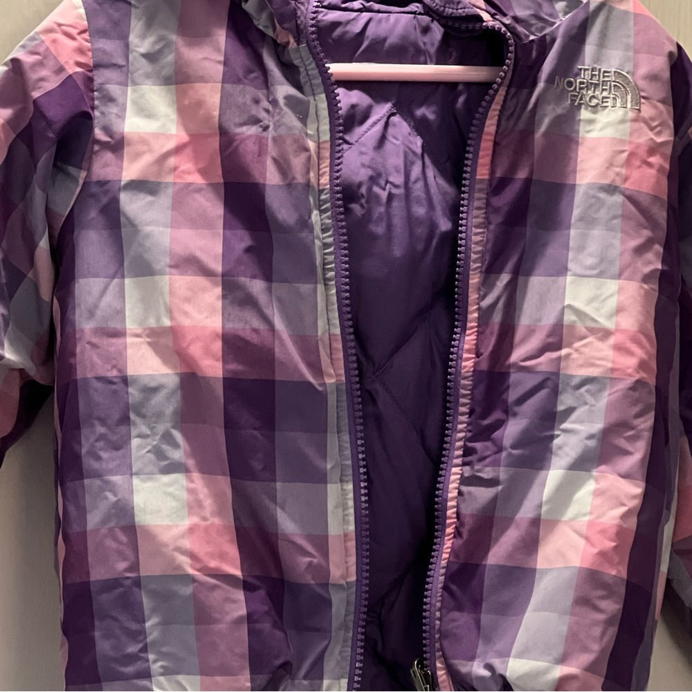 Excellent condition Toddler Girl NorthFace Reversible Winter Coat size 3T.